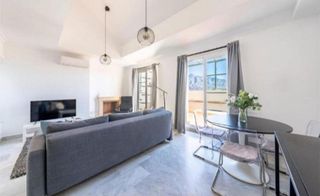 Piso en alquiler en Nueva Andalucía centro en Marbella