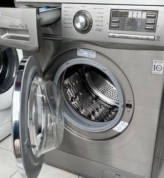 LAVADORA LG EN INOX DE 7 KILOS