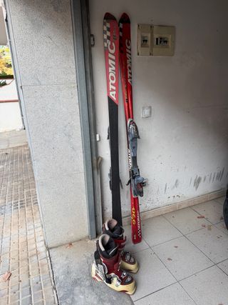 Esquís Atomic y Botas de Esquí