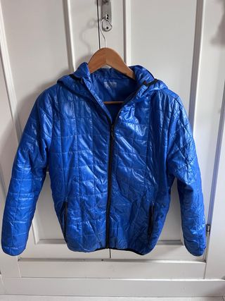 Chaqueta cortavientos azul