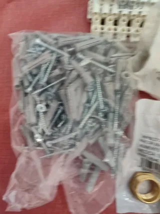 Lote material eléctrico y fontanería