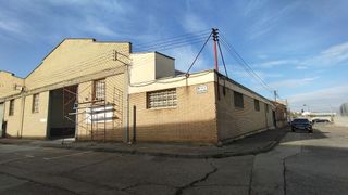 Nave industrial en venta en Venta del Olivar en Zaragoza