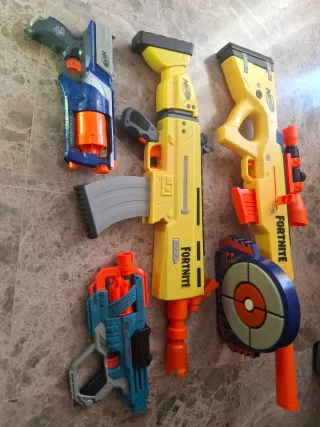 Lote Nerf: Pistolas, Metralletas y Balas.