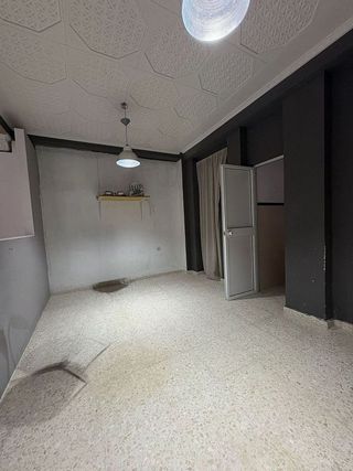 Local comercial en venta en Carmona