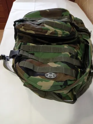 Mochila Táctica MFH 30L Camuflaje Woodland