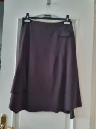 Falda marrón asimétrica