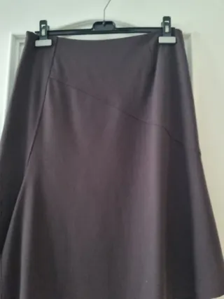 Falda marrón asimétrica