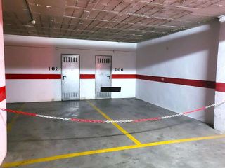 Garaje en alquiler en Puerto - Plaza de Toros en Estepona