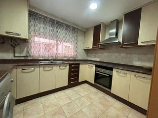 Piso en alquiler en El Castellar-L´Oliveral en Valencia