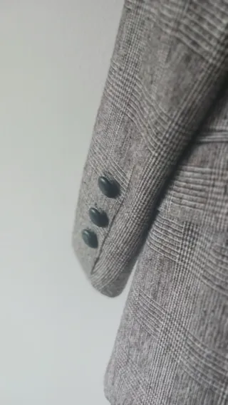 Chaqueta de cuadros marrón y gris