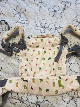 Mochila Portabebé Boba Evolutiva Frutas