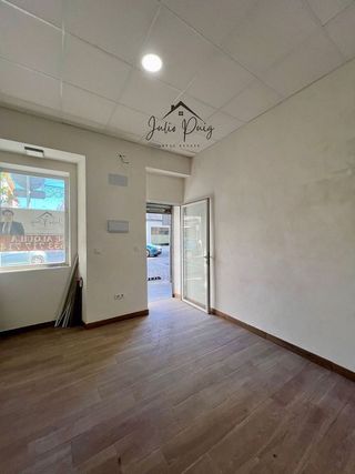 Local comercial en alquiler en Coria del Río