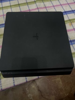 PS4 Slim 1TB Negra compatible Juegos PKG y mando.