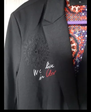 Blazer/ Americana Desigual Talla L/40 Negra