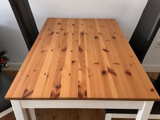 Mesa de comedor y 4 sillas