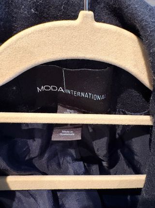 Gabardina azul marino, Moda International