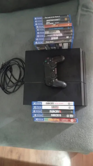 Consola PS4 Negra + Mando y 14 Juegos
