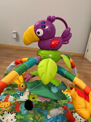 Palestra per bambini con giocattoli