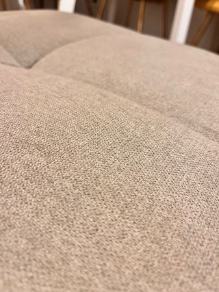 Sofá cama beige de tela