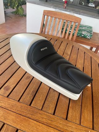 Asiento artesanal Tamarit para Speed Twin 1200