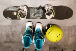 Burton Snowboard niño 1m +Botas +Fijaciones +Casco