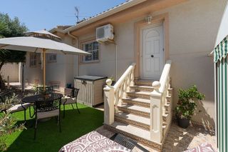 Chalet en venta en Benijófar