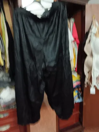 Pantaloneta negra de vestir