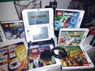 Nintendo 3DS XL Bianca + 16 giochi