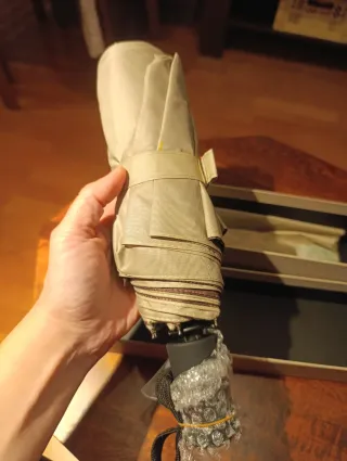 Paraguas Michael Kors Bolso Dorado. Sin desembalar