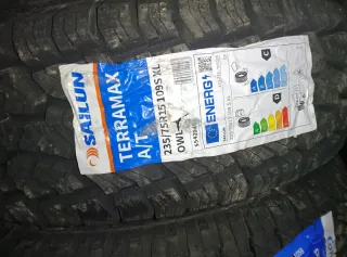 235/75R15 109S XL