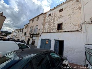 Chalet en venta en Huelma