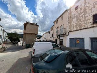 Chalet en venta en Huelma