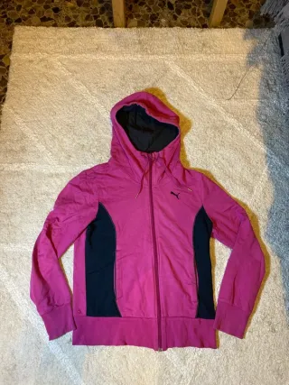 Chaqueta Puma deportiva rosa y negra