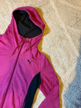 Chaqueta Puma deportiva rosa y negra