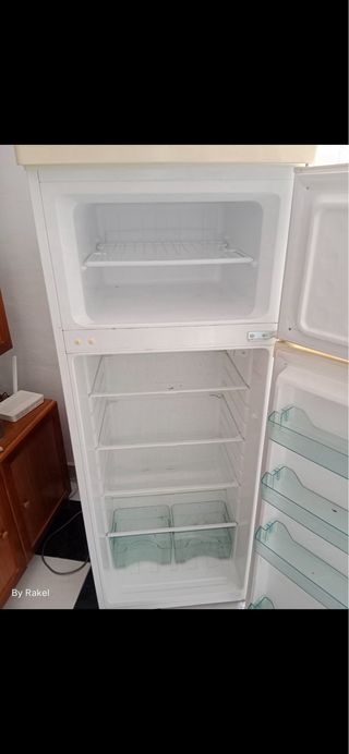 Nevera Teledac pequeña