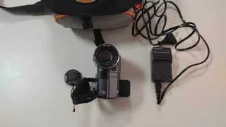 Videocámara SONY HANDYCAM DCR-PC330E
