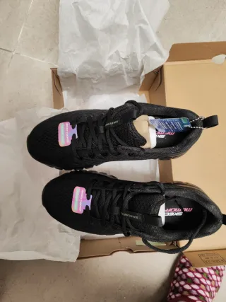 Zapatillas Skechers Talla 37.5 Negras