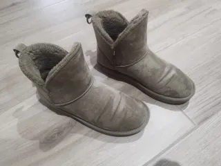 Botas estilo australianas grises