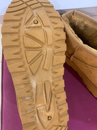 Stivaletti pelosi camel stile Ug