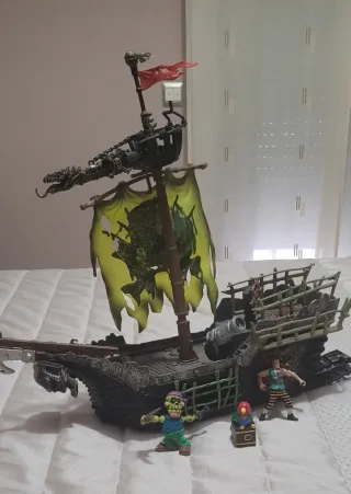 Barco Pirata Juguete con Figuras