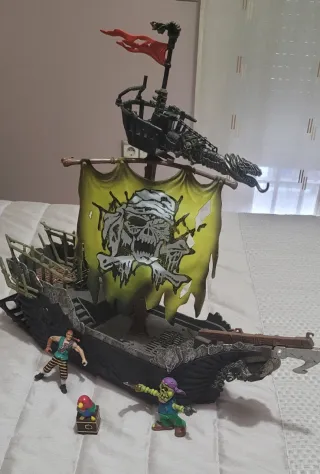 Barco Pirata Juguete con Figuras