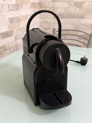 Cafetera Nespresso DeLonghi Negra