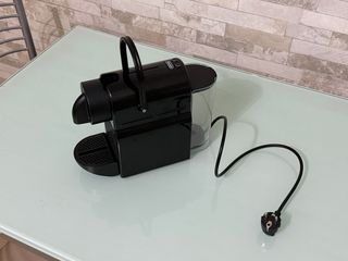 Cafetera Nespresso DeLonghi Negra