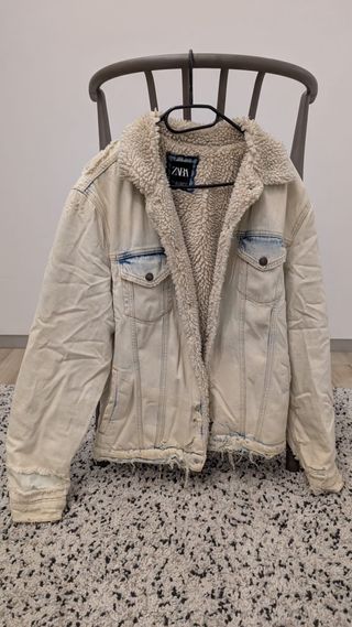 Abrigo Zara forrado beige y azul