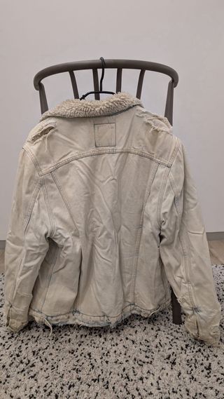 Abrigo Zara forrado beige y azul