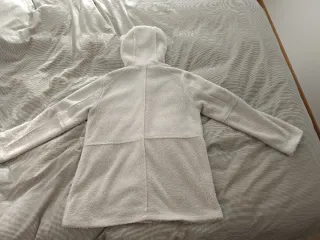 Bata de borrego Oysho talla L