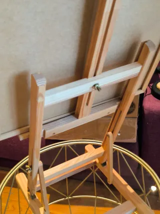 Caballete mediano para pintura con pizarra