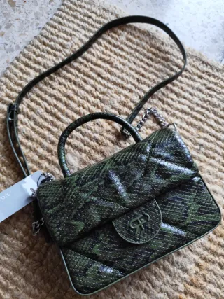Bolso pequeño verde estampado