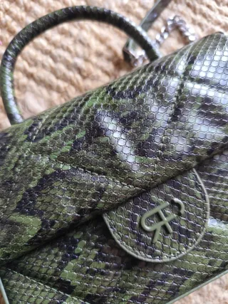 Bolso pequeño verde estampado