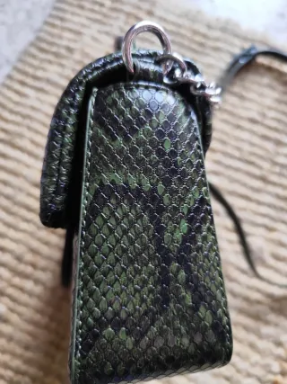 Bolso pequeño verde estampado